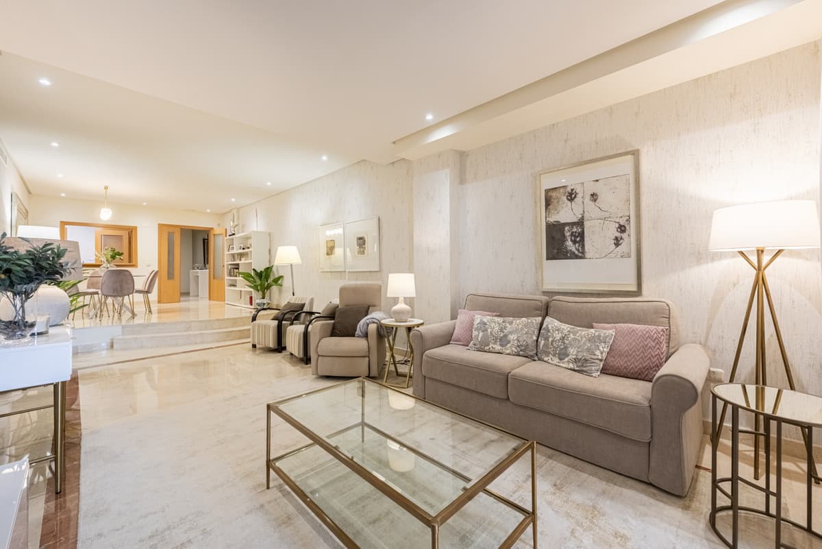 Middle Floor Apartment in Puerto Banús — photo 9 of 10