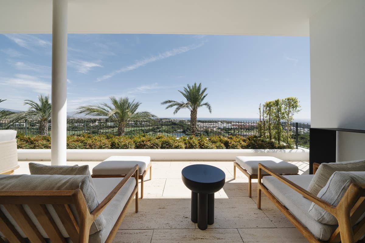 Middle Floor Apartment in Casares — photo 1 of 10