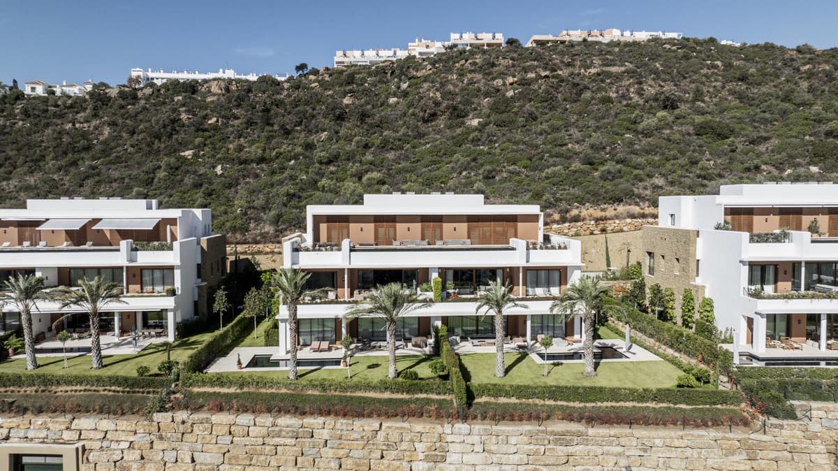 Middle Floor Apartment in Casares — photo 4 of 10