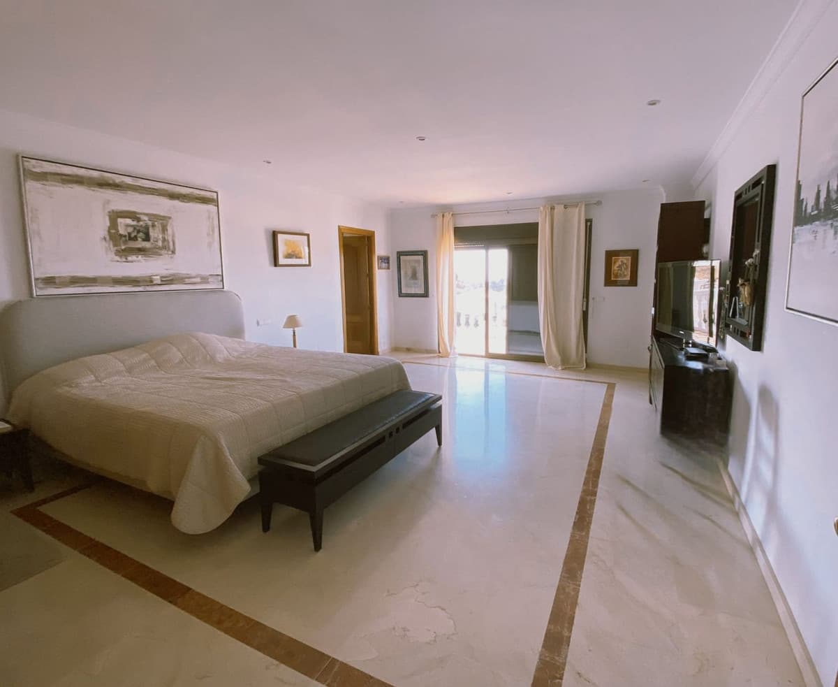 Detached Villa in Marbella — photo 6 of 10