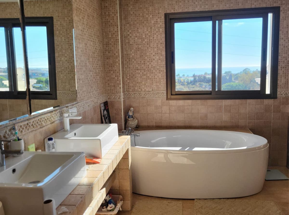 Detached Villa in Marbella — photo 7 of 10