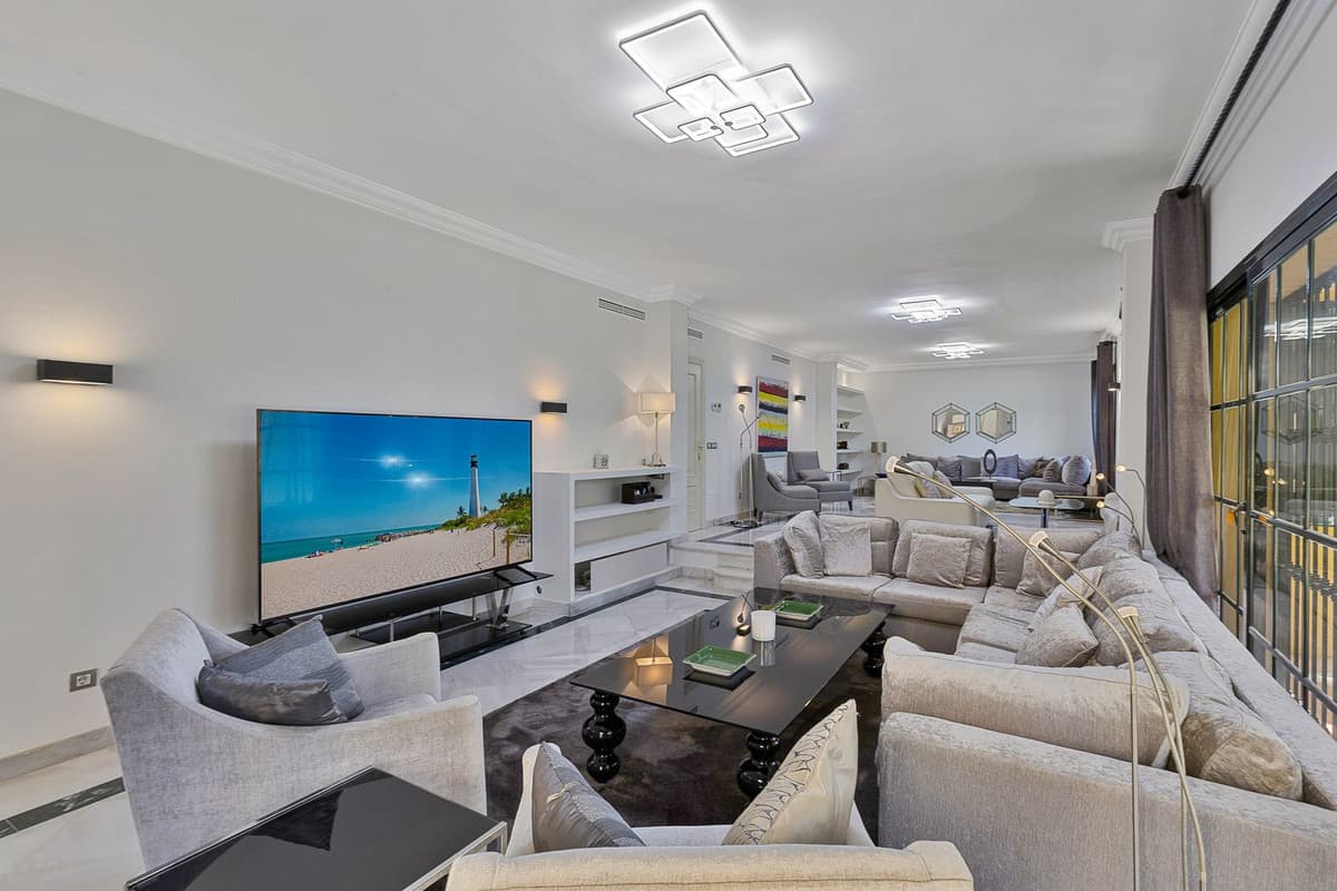 Detached Villa in Guadalmina Baja — photo 4 of 10