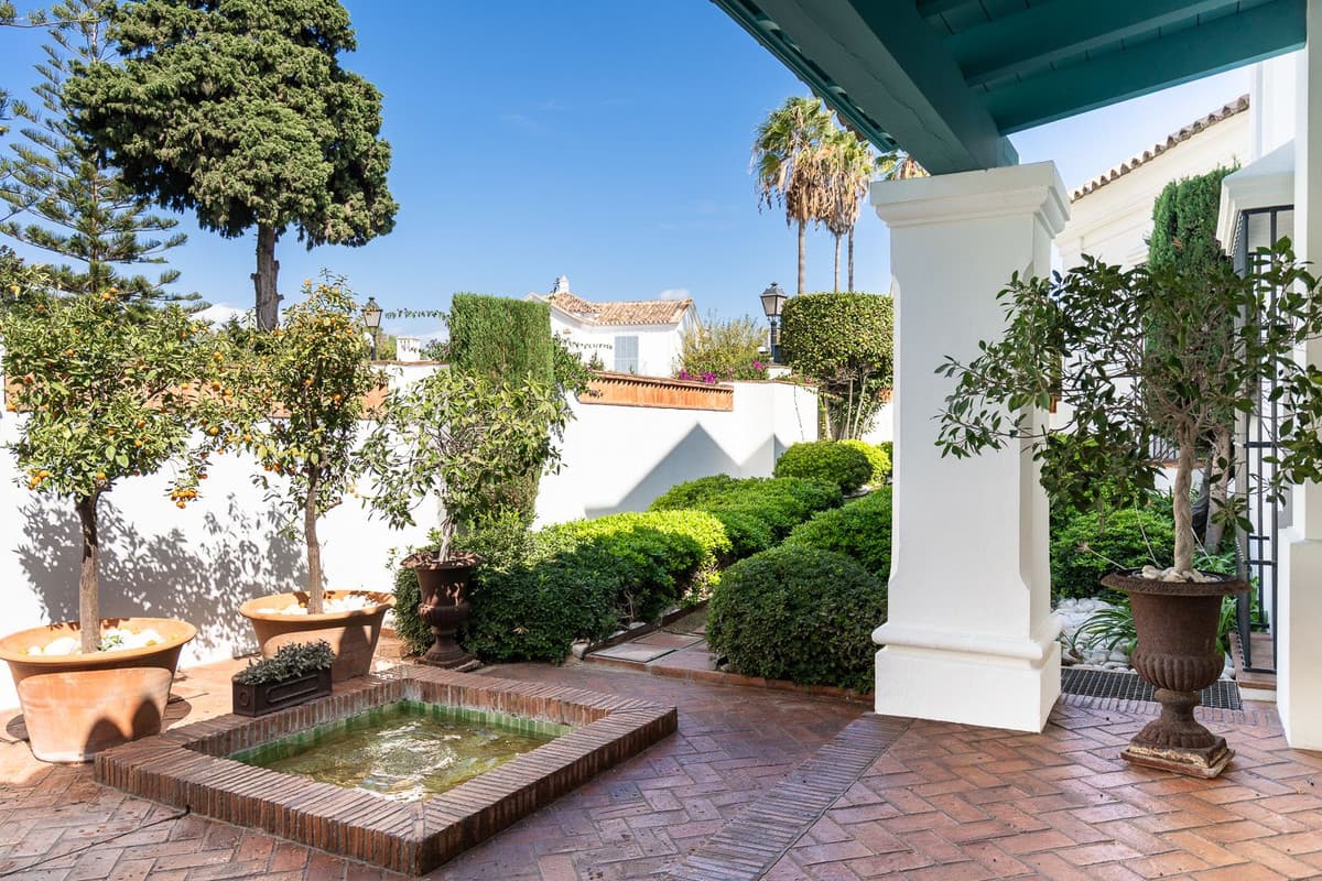 Detached Villa in Guadalmina Baja — photo 3 of 10
