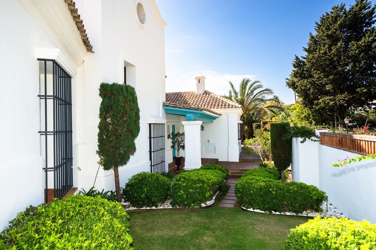 Detached Villa in Guadalmina Baja — photo 4 of 10