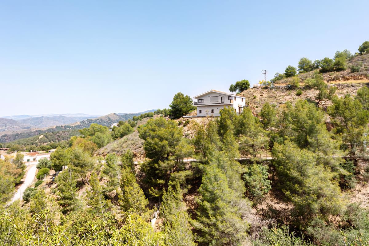 Detached Villa in Málaga Este — photo 1 of 10