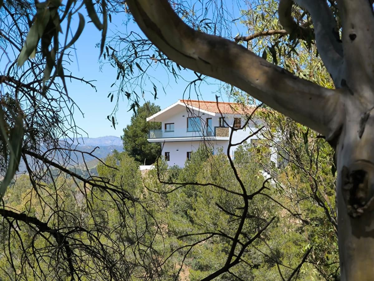 Detached Villa in Málaga Este — photo 2 of 10