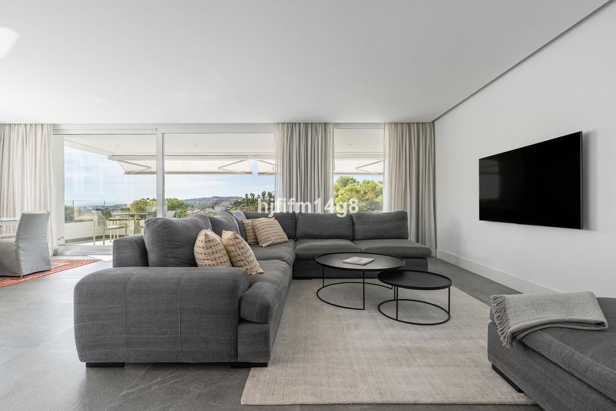 Penthouse Duplex in La Quinta — photo 5 of 10