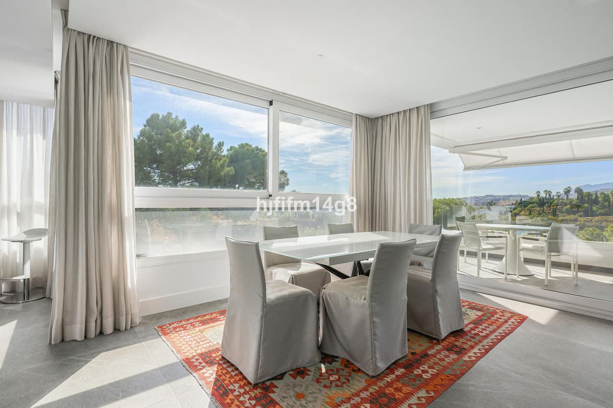 Penthouse Duplex in La Quinta — photo 8 of 10