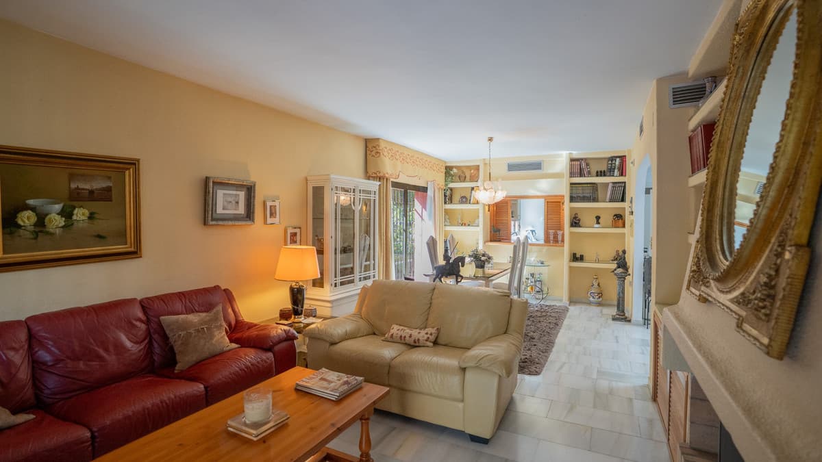 Detached Villa in Marbella — photo 4 of 10