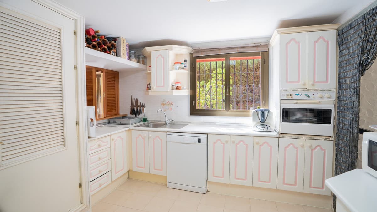 Detached Villa in Marbella — photo 5 of 10