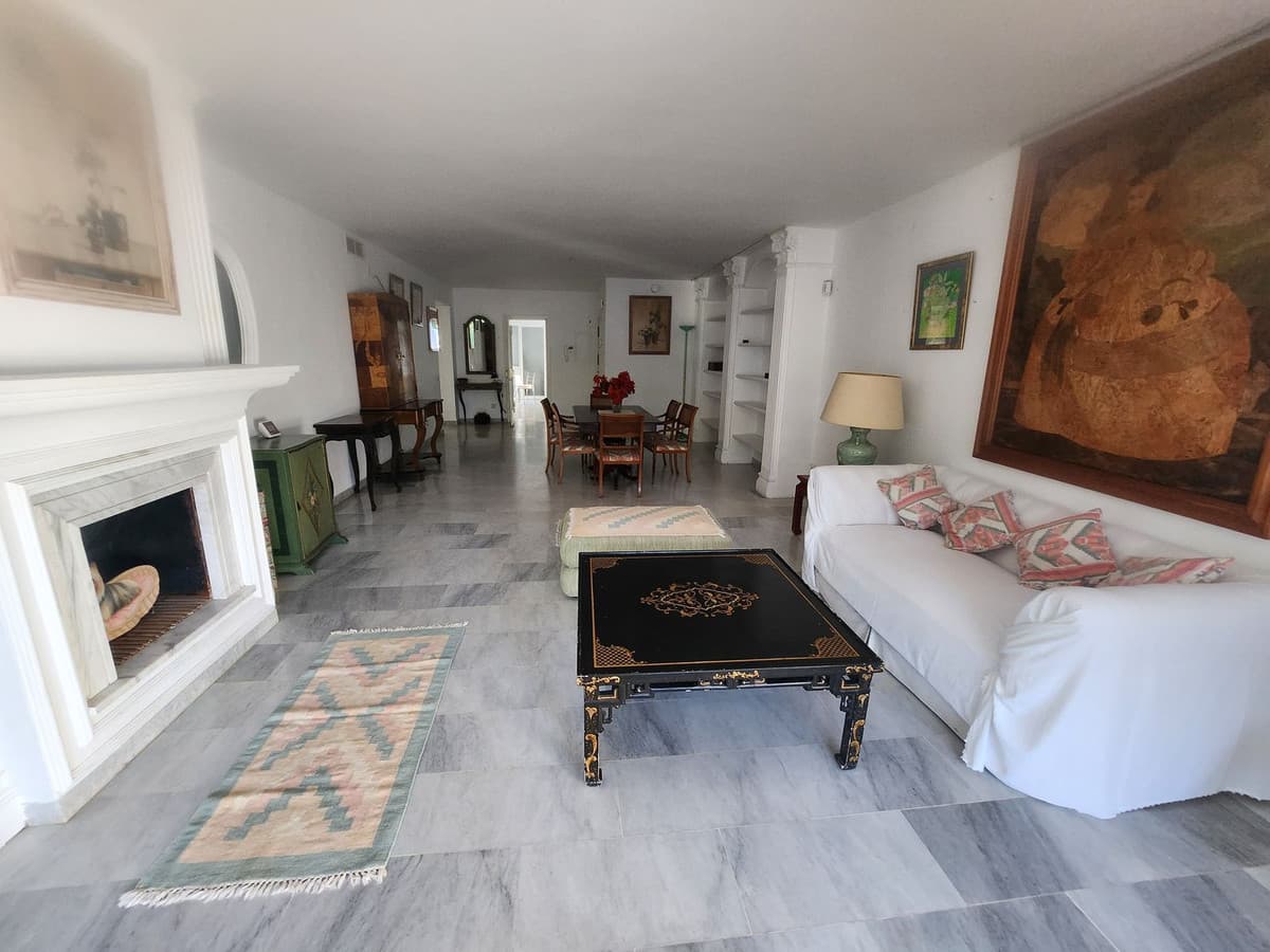 Penthouse Duplex in Guadalmina Baja — photo 2 of 10