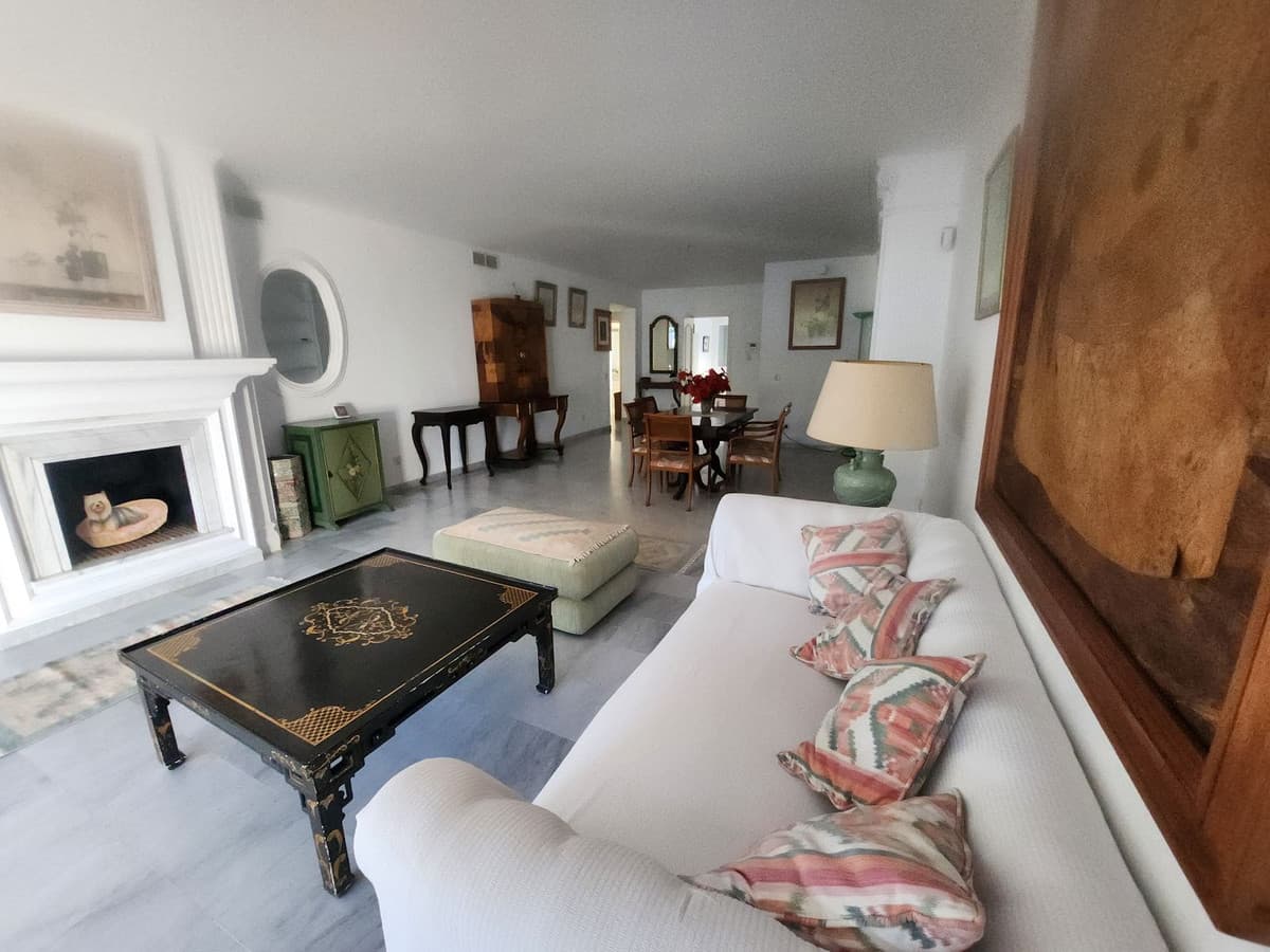 Penthouse Duplex in Guadalmina Baja — photo 5 of 10