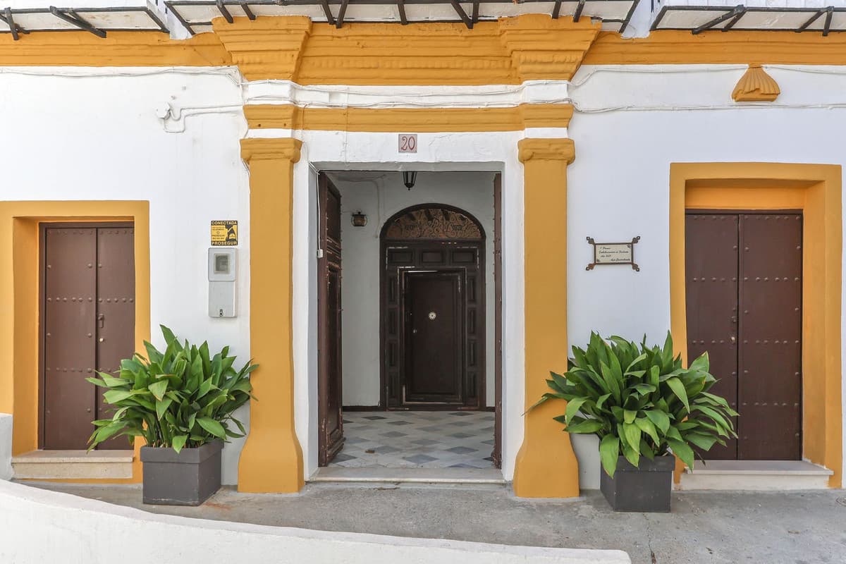 Townhouse in Casarabonela — photo 1 of 10