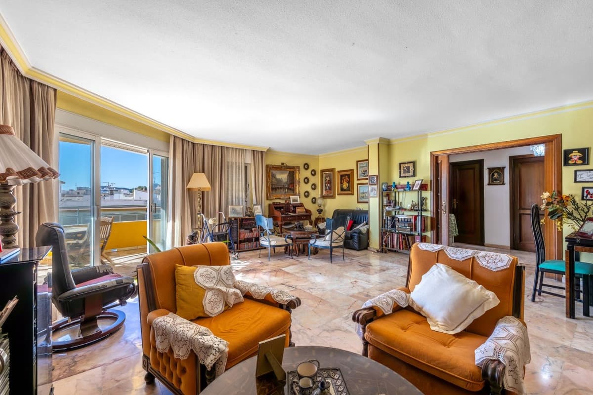 Middle Floor Apartment in Fuengirola — photo 5 of 10