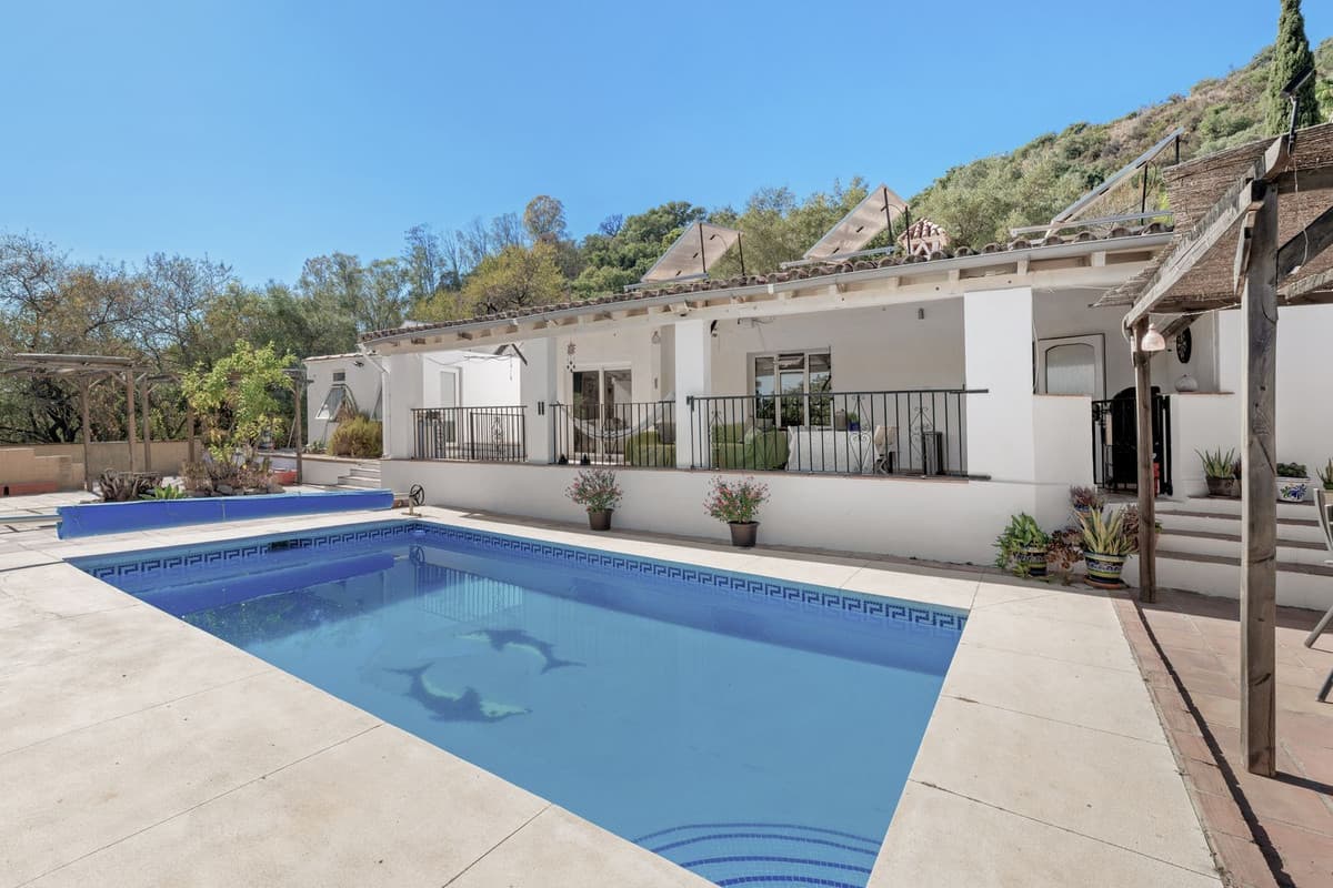 Cortijo in Estepona — photo 1 of 10