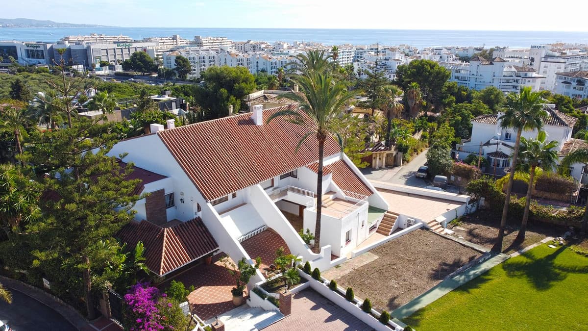 Detached Villa in Nueva Andalucía — photo 7 of 10