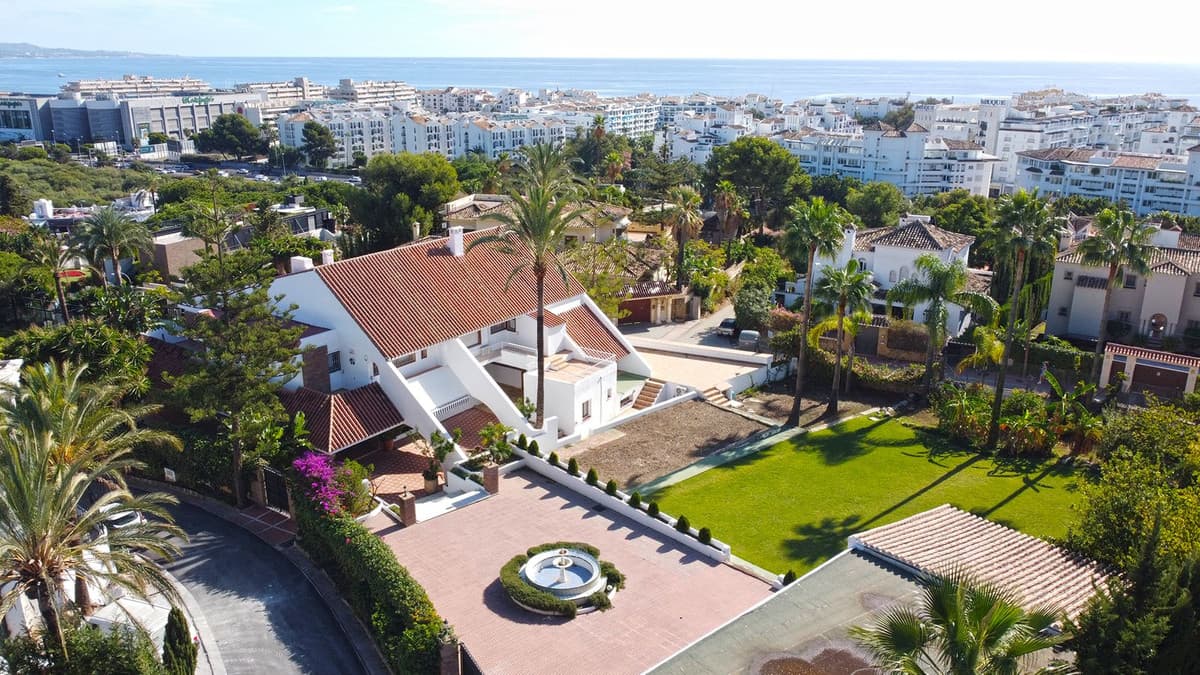 Detached Villa in Nueva Andalucía — photo 8 of 10