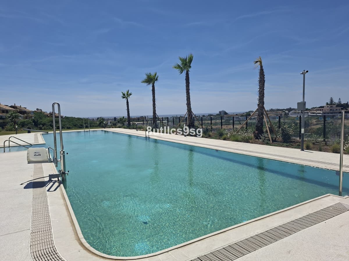 Penthouse in Estepona — photo 1 of 10