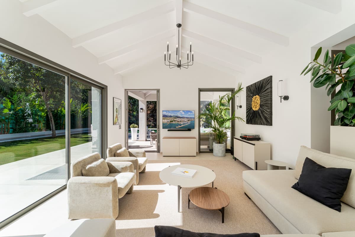 Detached Villa in Nueva Andalucía — photo 5 of 10