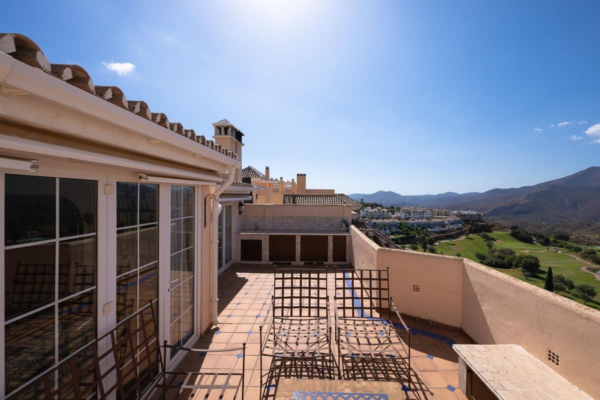 Duplex in Alhaurín el Grande — photo 1 of 10