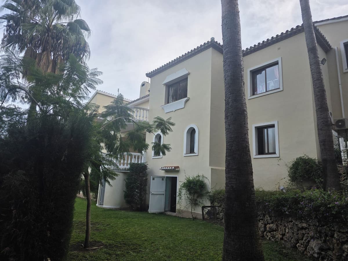 Detached Villa in El Paraiso — photo 4 of 10