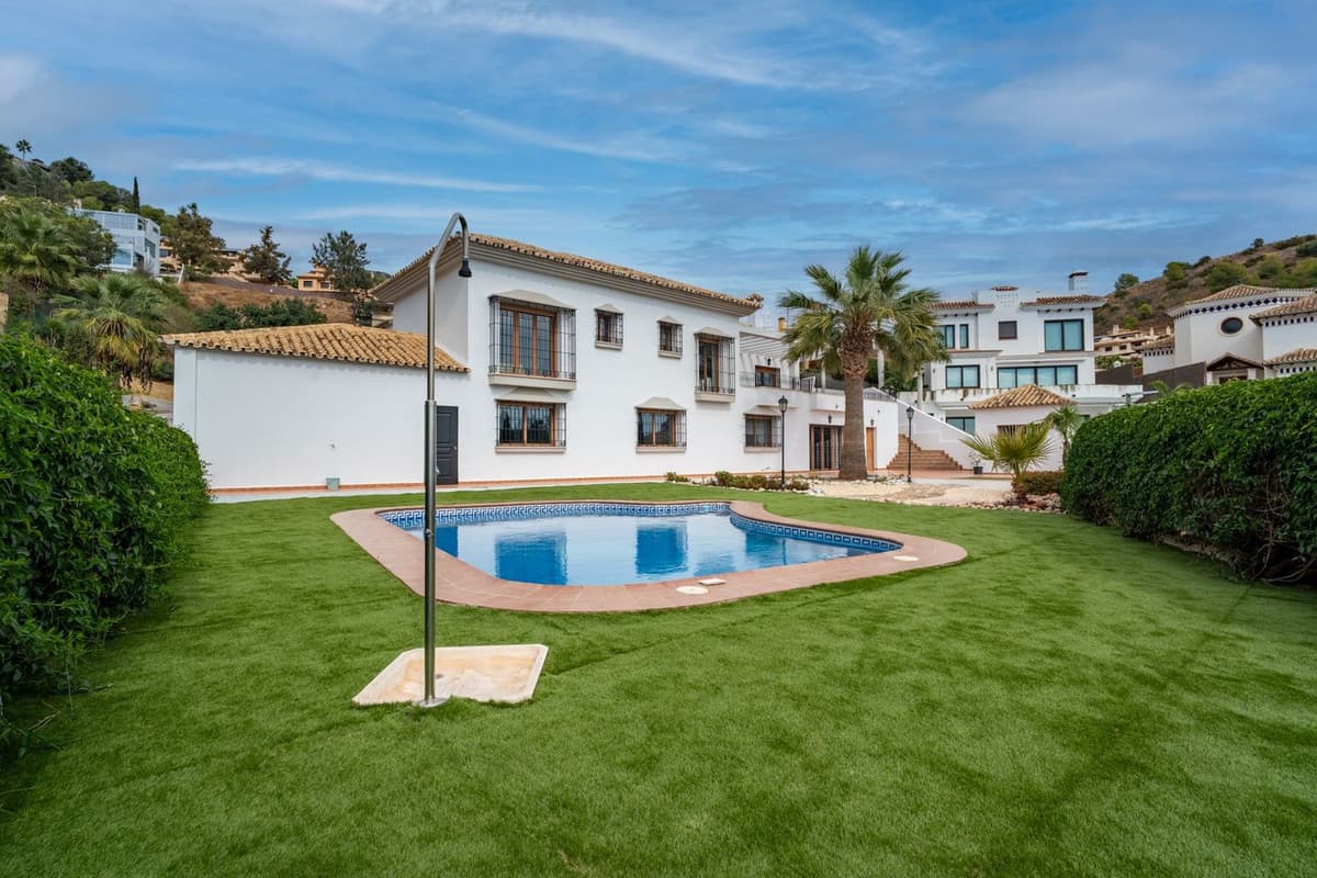 Detached Villa in Pinares de San Antón — photo 1 of 10