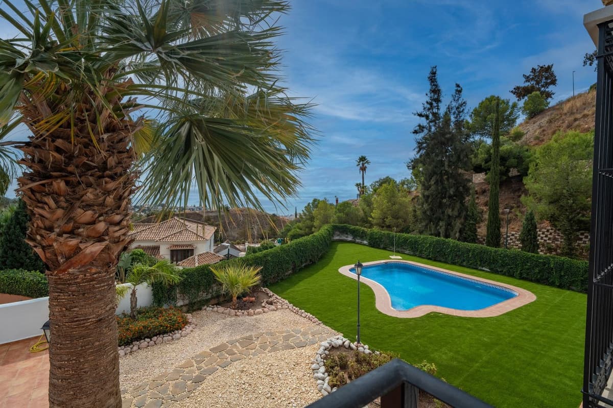 Detached Villa in Pinares de San Antón — photo 2 of 10