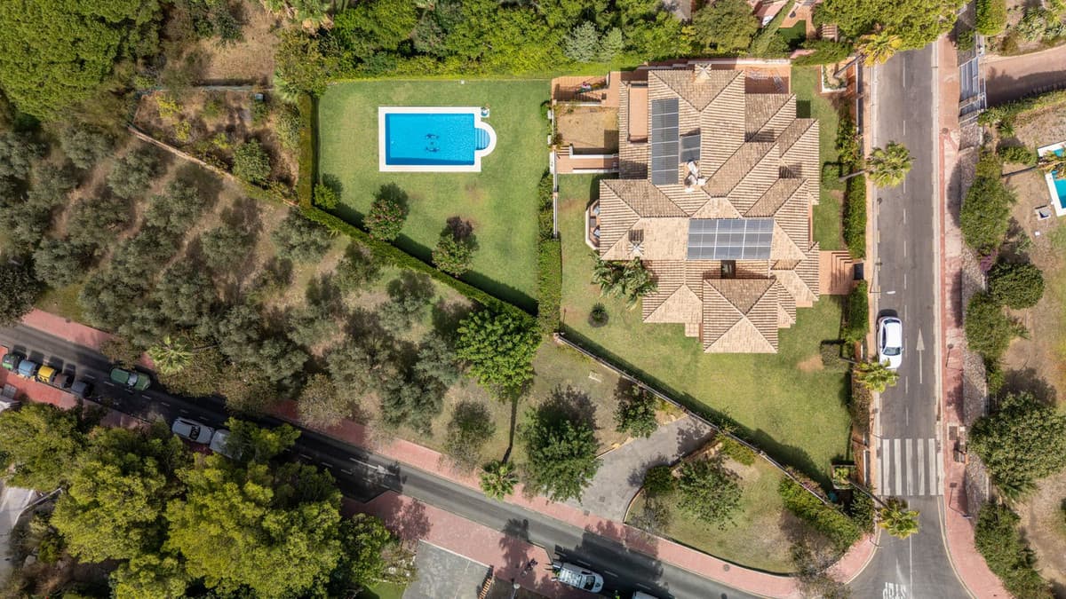 Detached Villa in Benalmadena Costa — photo 2 of 10