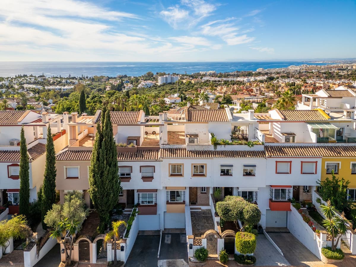 Townhouse in Marbella — photo 1 of 10