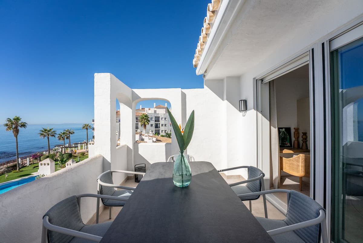 Penthouse Duplex in Calahonda — photo 1 of 10