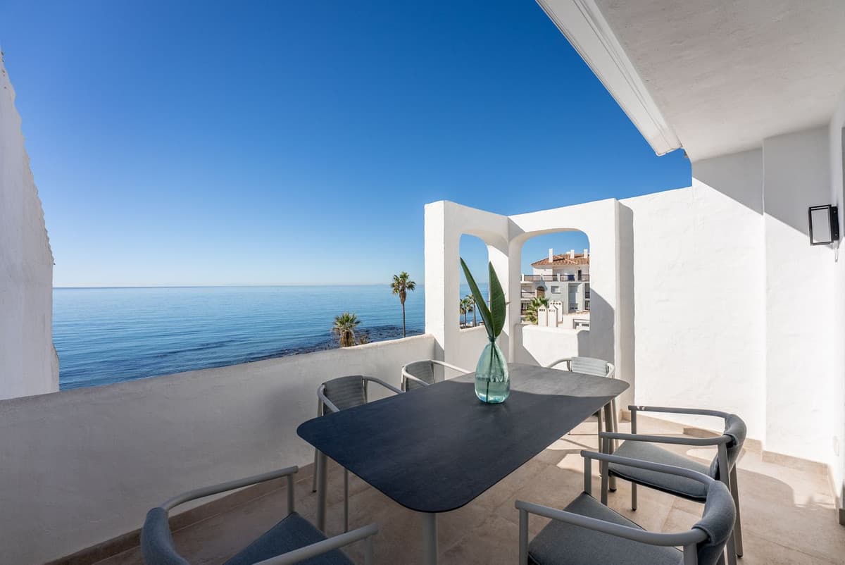 Penthouse Duplex in Calahonda — photo 2 of 10