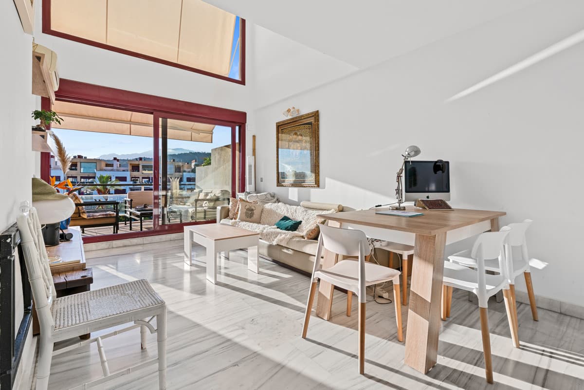Penthouse Duplex in Estepona — photo 4 of 10