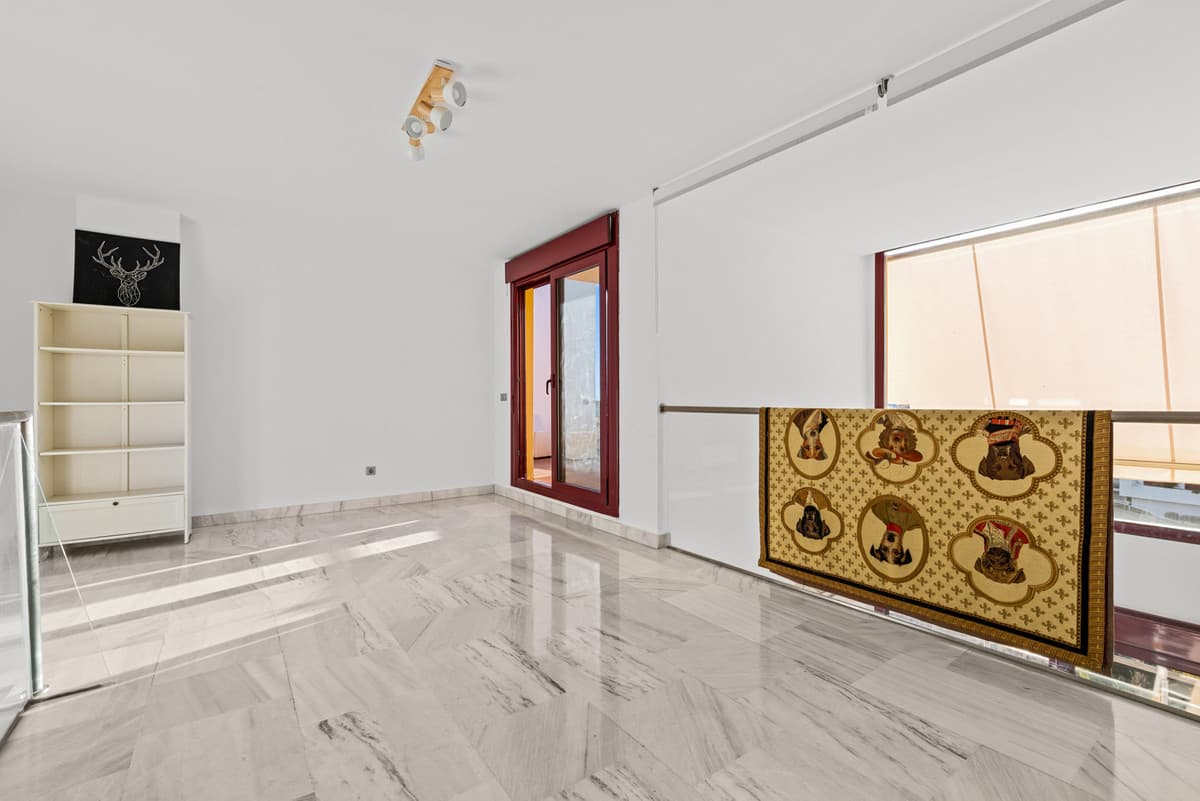 Penthouse Duplex in Estepona — photo 8 of 10