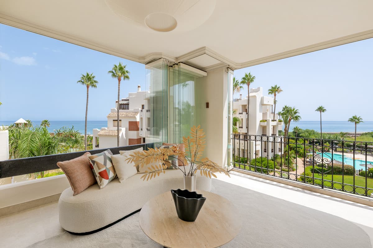 Middle Floor Apartment in Estepona — photo 5 of 10