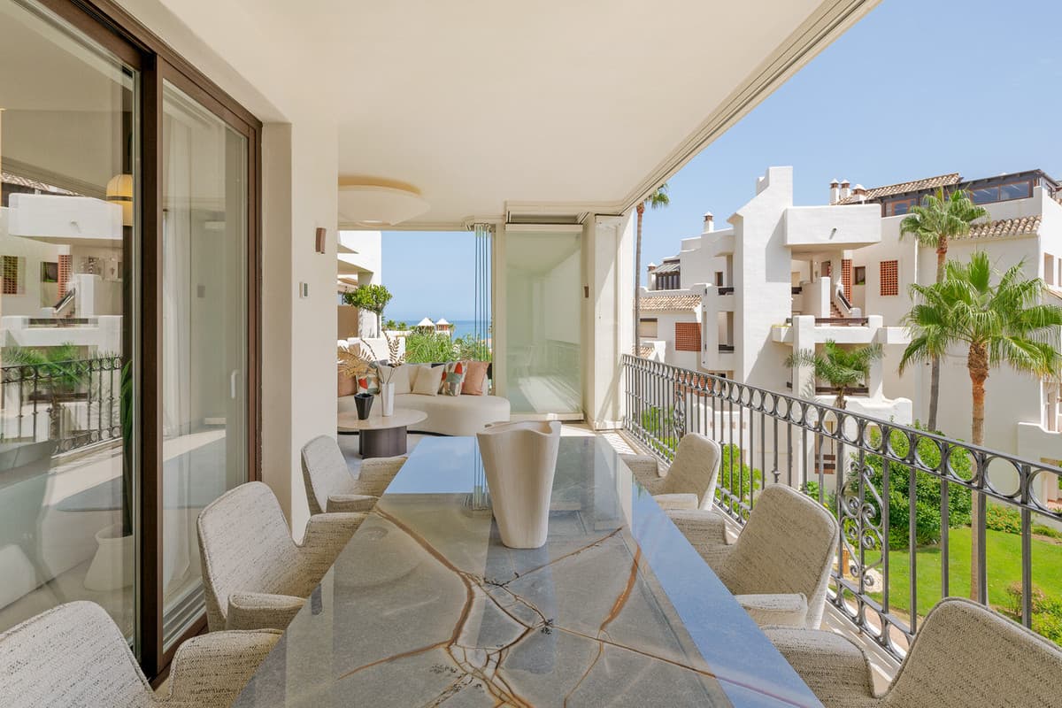 Middle Floor Apartment in Estepona — photo 7 of 10