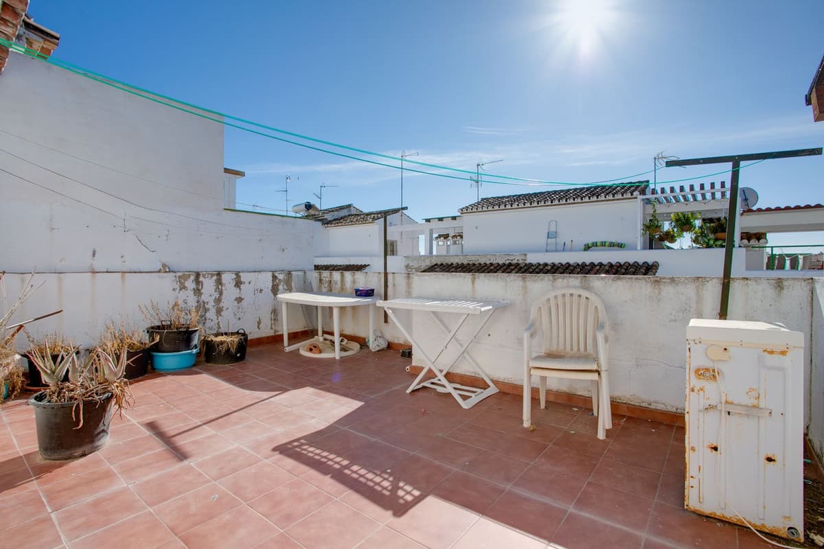 Townhouse in Estepona — photo 1 of 10