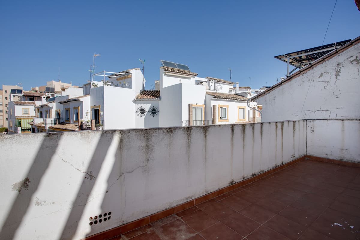 Townhouse in Estepona — photo 2 of 10