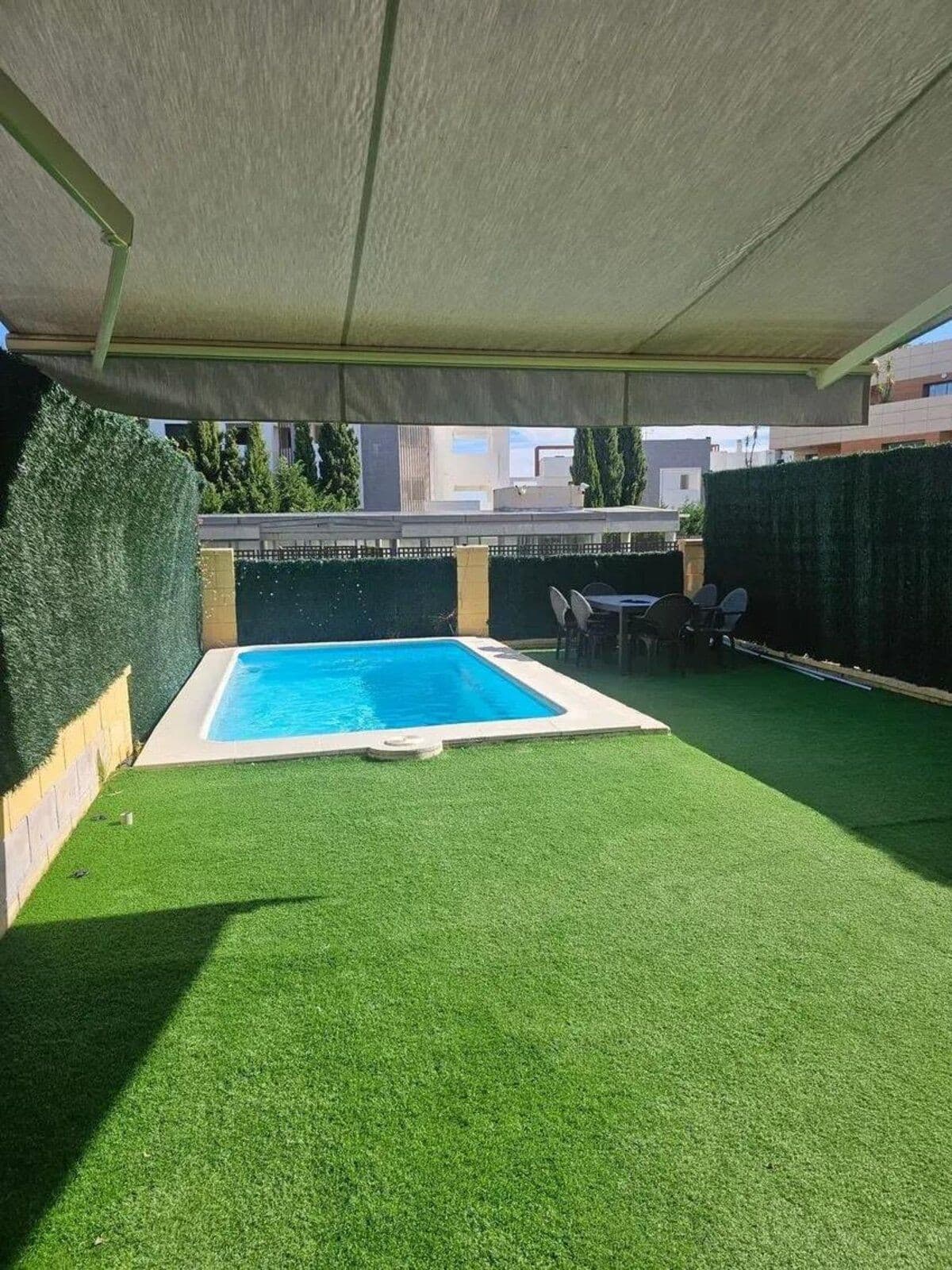 Townhouse in Bel Air — photo 4 of 10