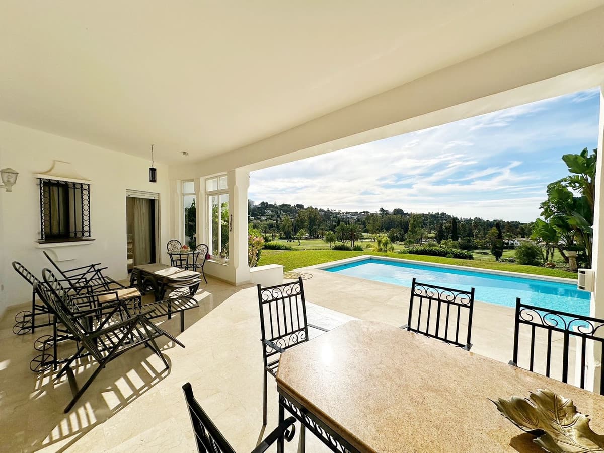 Detached Villa in El Paraiso — photo 5 of 10