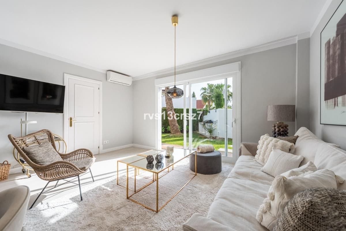 Ground Floor Apartment in Nueva Andalucía — photo 2 of 10