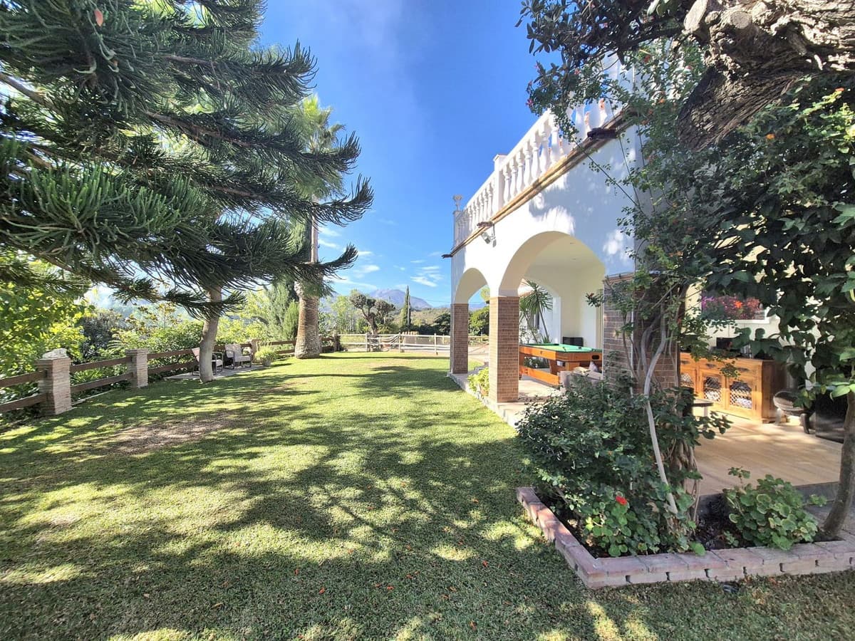 Detached Villa in Coín — photo 1 of 10
