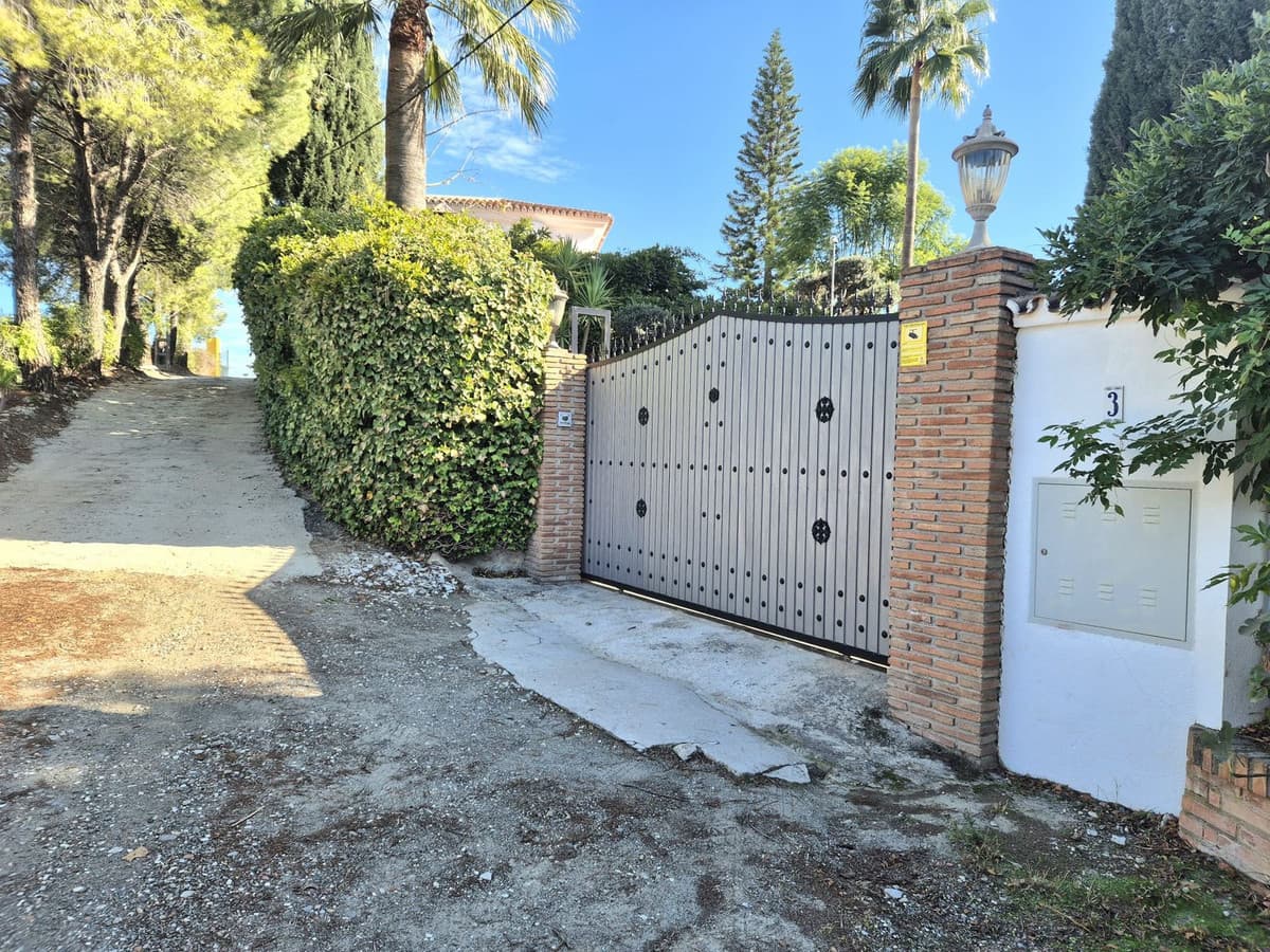 Detached Villa in Coín — photo 3 of 10
