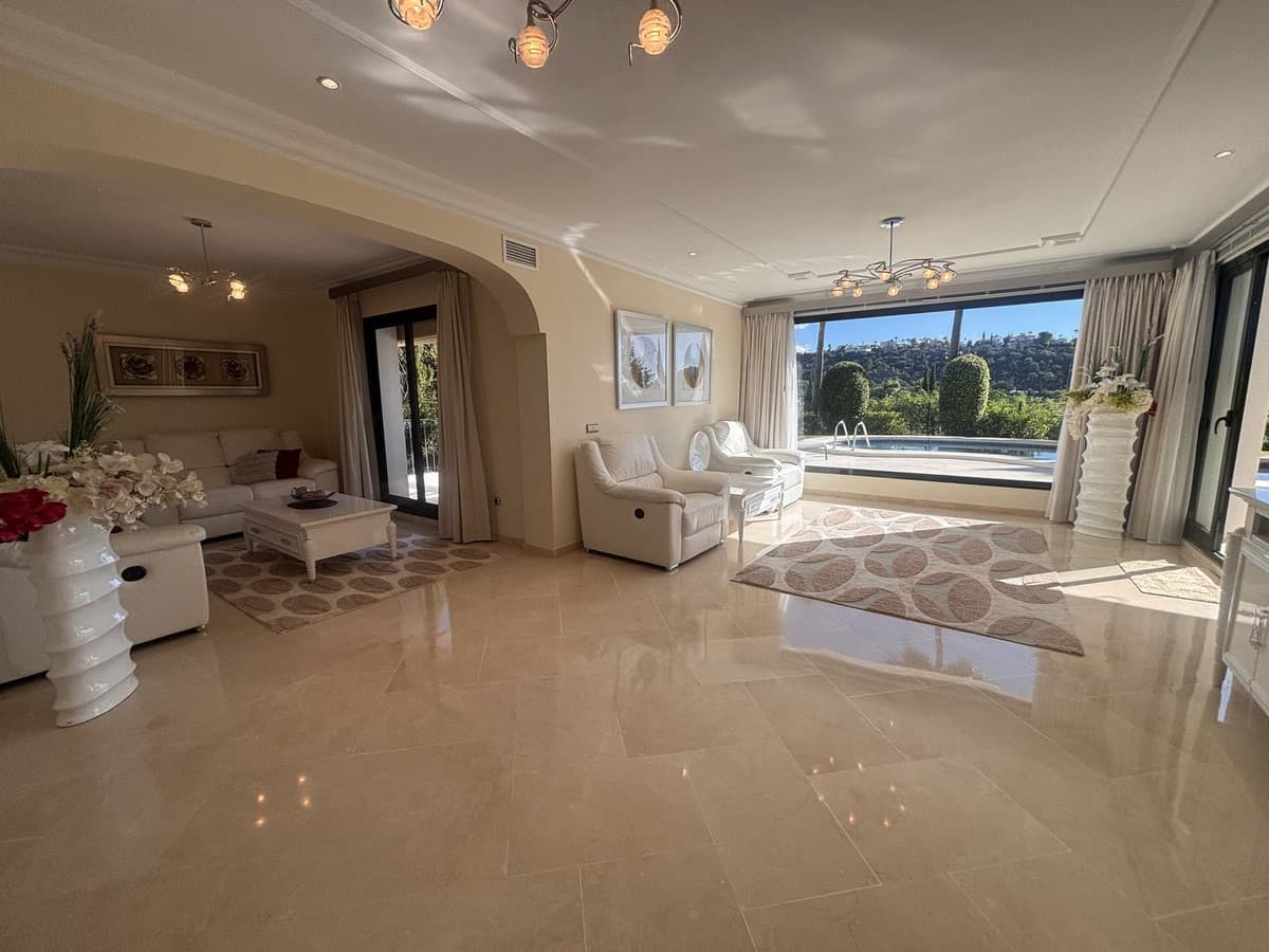 Detached Villa in Benahavís — photo 8 of 10