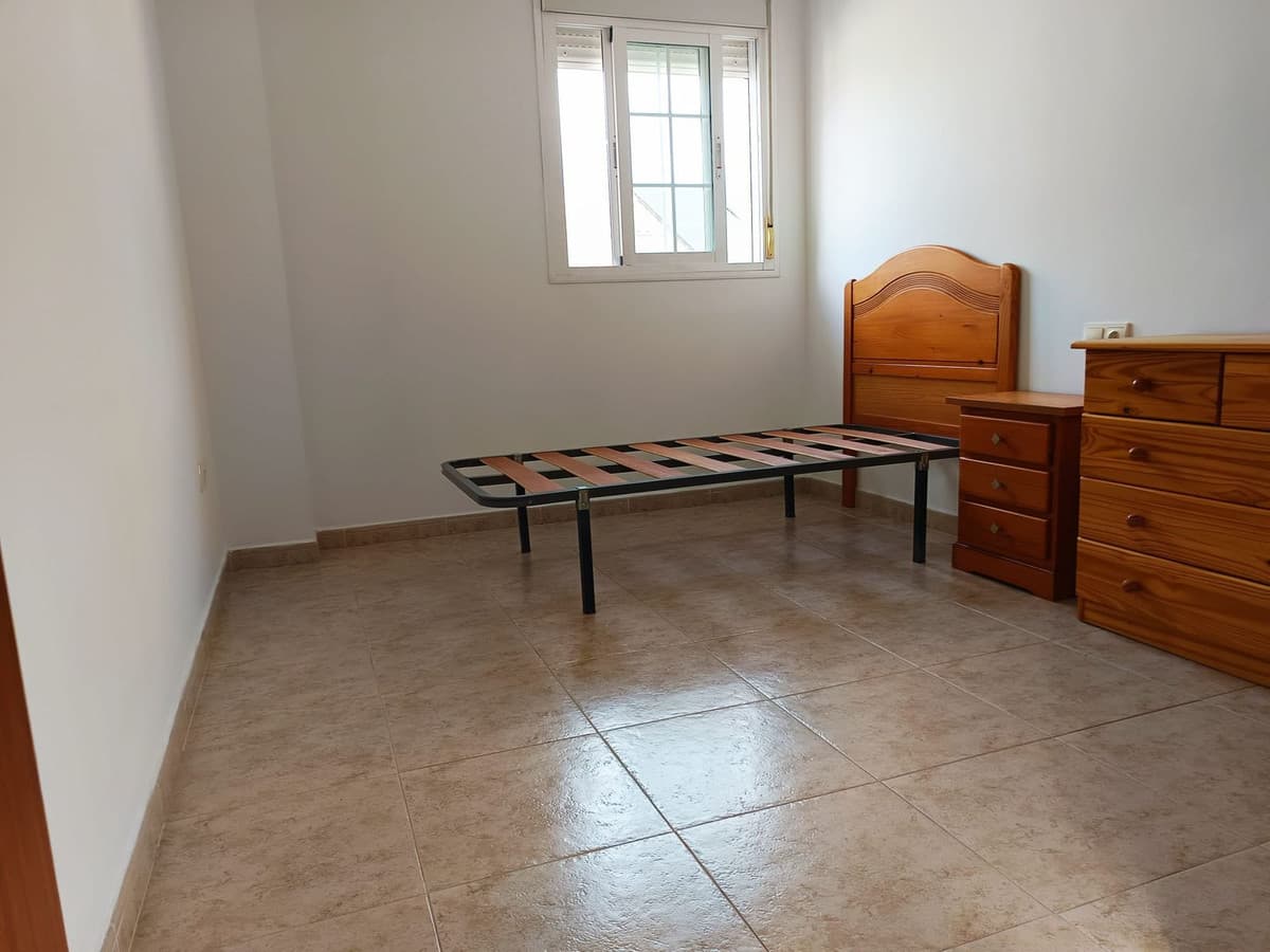 Middle Floor Apartment in Fuengirola — photo 8 of 10