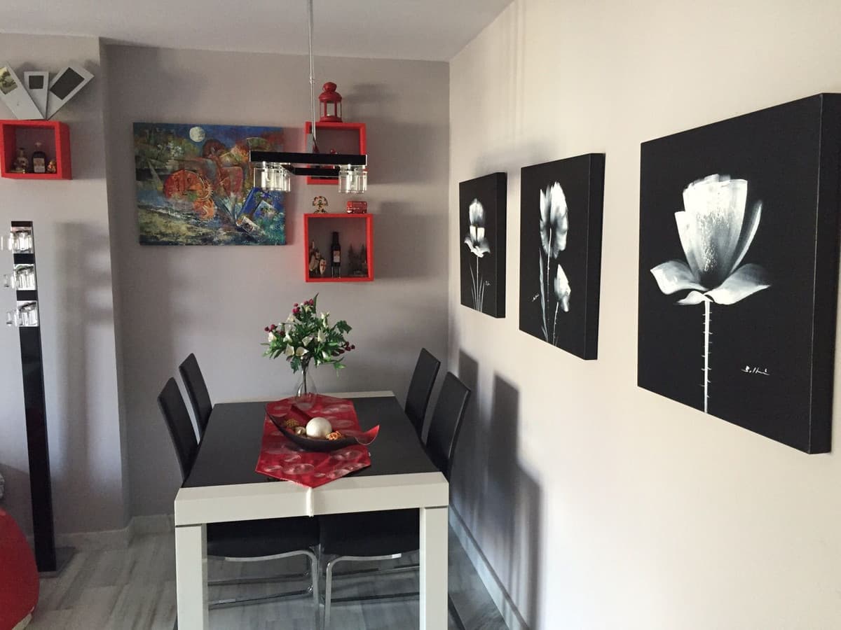Middle Floor Apartment in Benahavís — photo 2 of 10