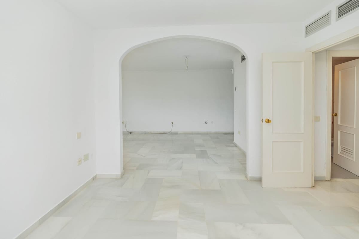 Middle Floor Apartment in Torremolinos — photo 5 of 10