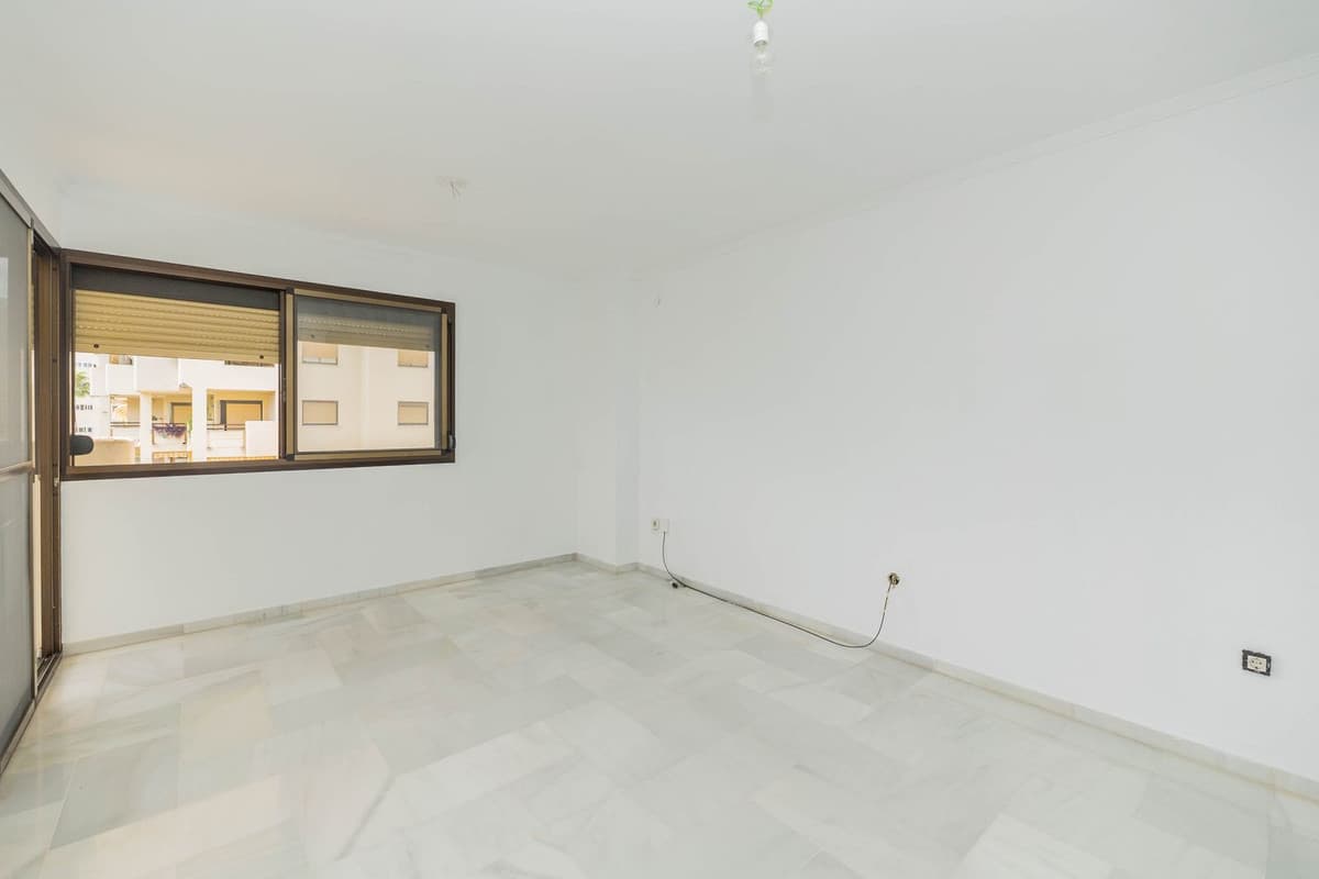 Middle Floor Apartment in Torremolinos — photo 7 of 10