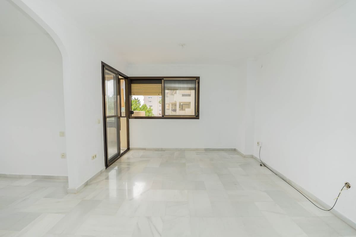 Middle Floor Apartment in Torremolinos — photo 8 of 10
