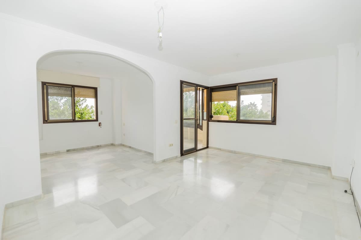Middle Floor Apartment in Torremolinos — photo 10 of 10