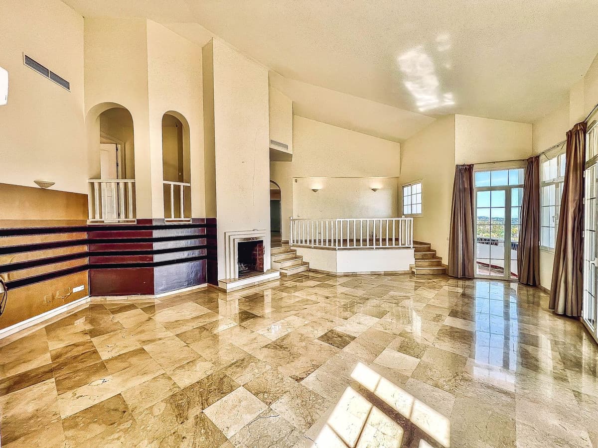Detached Villa in La Quinta — photo 4 of 10
